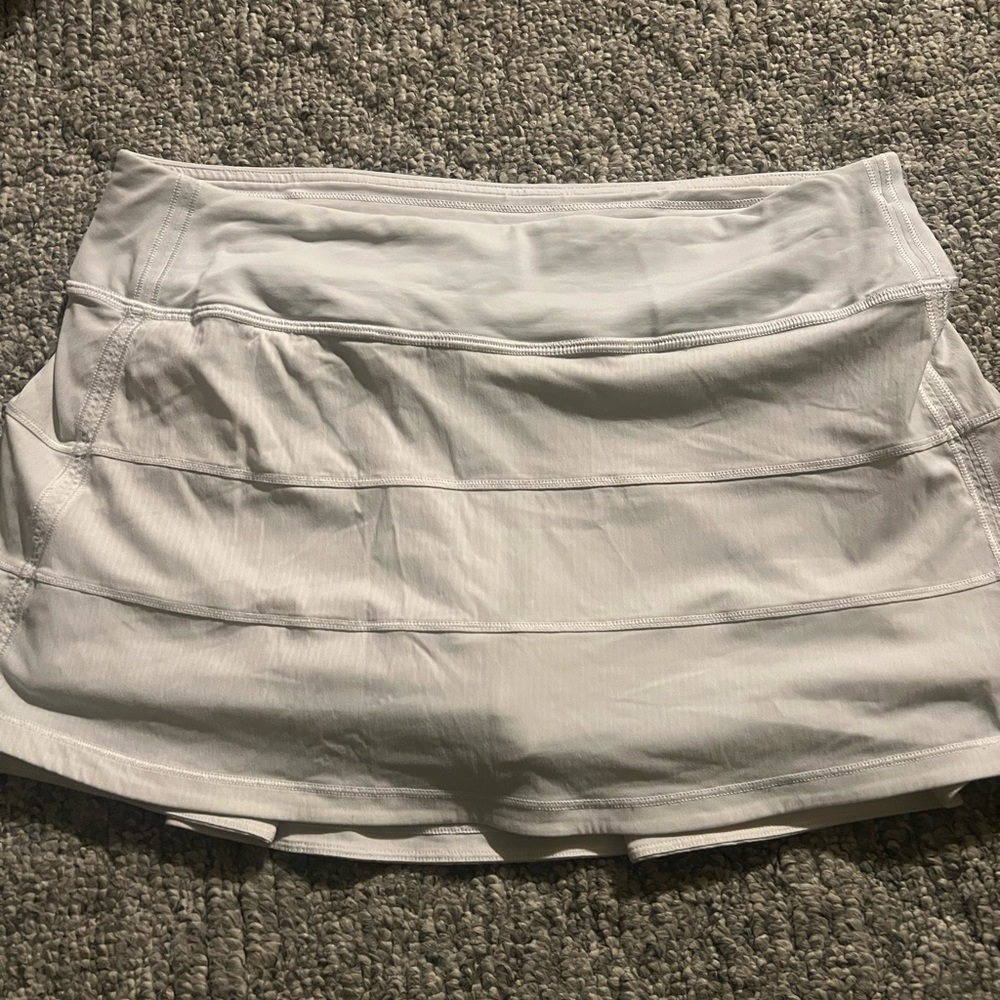 Lululemon skirt Size Large white